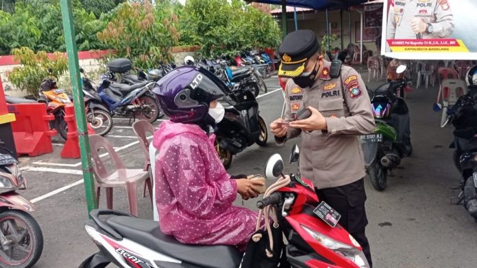 Percepatan Herd Immunity, Pengendara Motor Jadi Sasaran Razia Kartu Vaksin_621b1ab284a16.jpeg