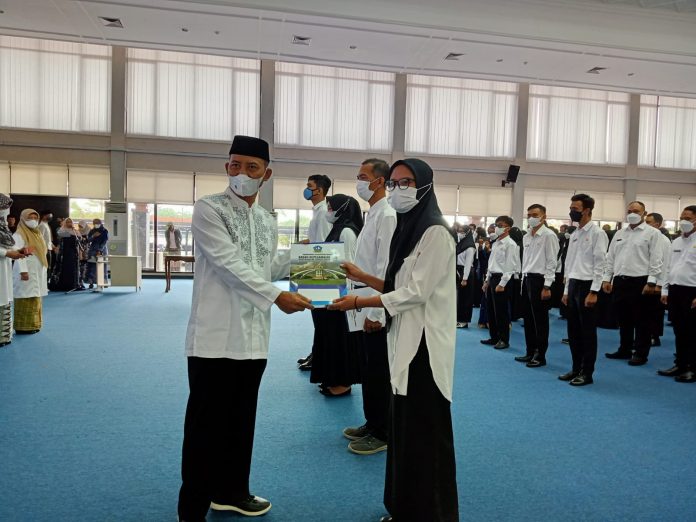 Robby Kurniawan Minta PNS Bintan Tingkatkan Kreativitas_625d21a60244b.jpeg