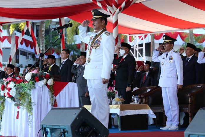 Jadi Inspektur Upacara Hari Kemerdekaan Indonesia ke-77, Rudi Ajak Masyarakat Batam Tingkakan Etos Kerja_62fdce8d617fa.jpeg