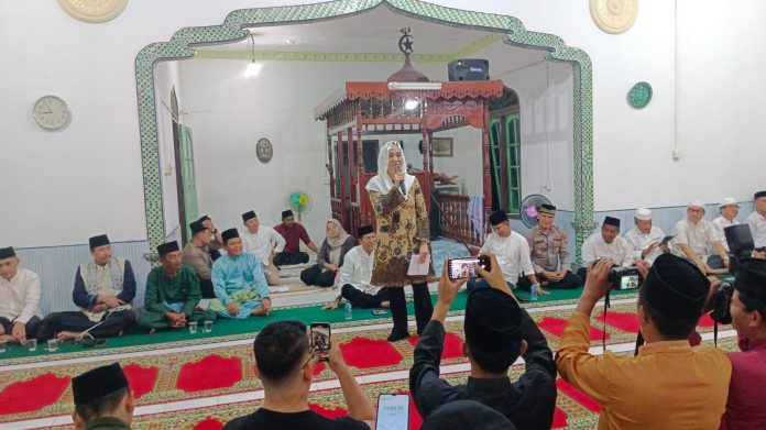 Safari Ramadhan di Bunguran Selatan, Bupati Cen Sui Lan Serap Aspirasi Masyarakat_67cea3522cdd1.jpeg