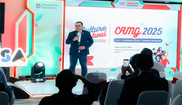 Direktur Human Capital Management Telkom Henry Christiadi