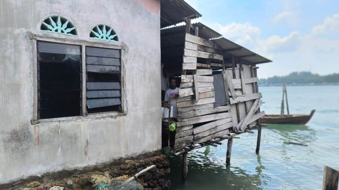 rumah warga Kampung Tenggel, Pulau Poto, Bintan